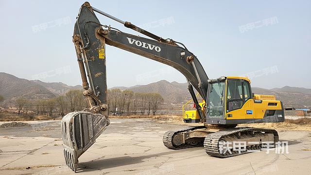 沃尔沃EC250D挖掘机