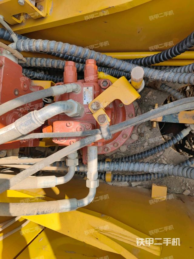 回轉(zhuǎn)馬達（上車部件）