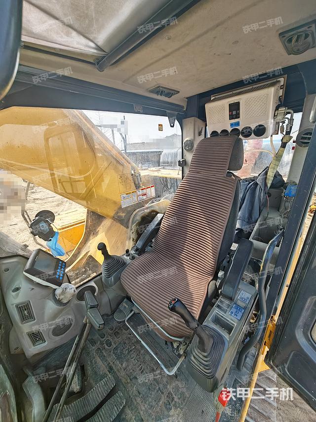 驾驶室整体（整机外观）