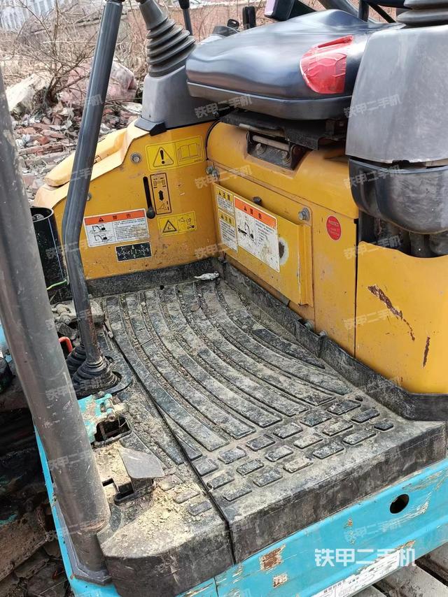 驾驶室整体（整机外观）