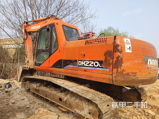 斗山DH220LC-7挖掘机