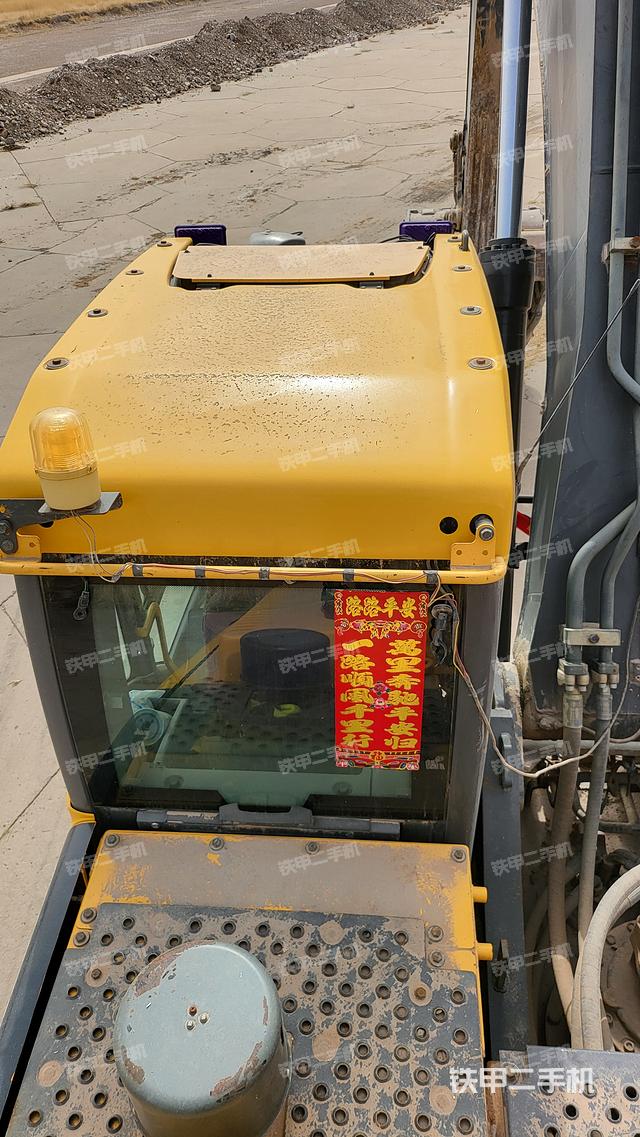 驾驶室顶部（整机外观）