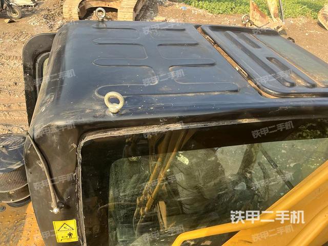 驾驶室顶部（整机外观）