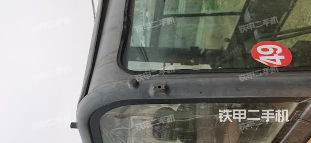 驾驶室顶部（整机外观）