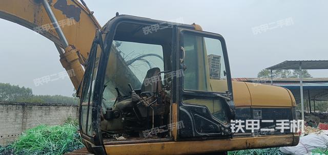 驾驶室整体（整机外观）