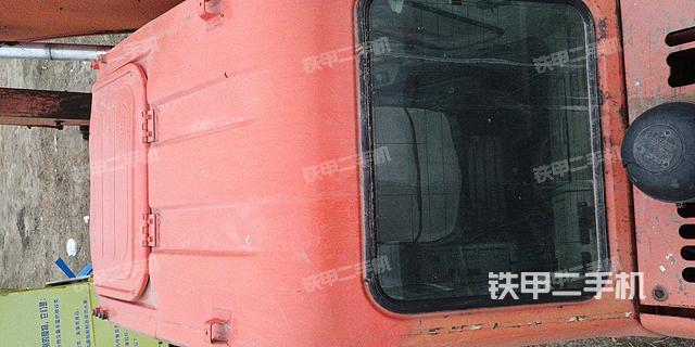 驾驶室顶部（整机外观）