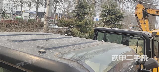 驾驶室顶部（整机外观）