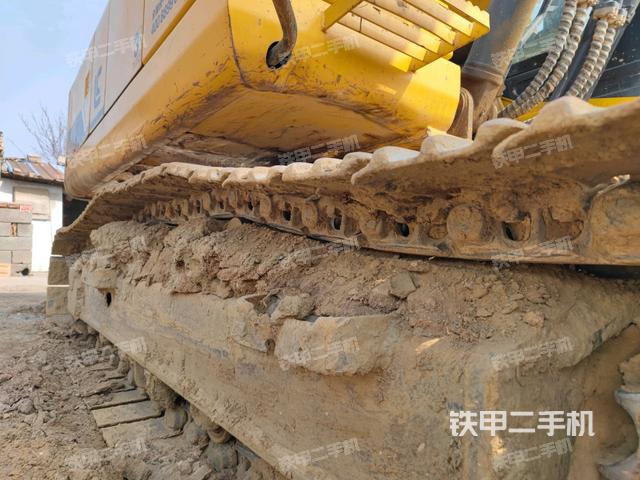 左驅(qū)動輪（行走機構(gòu)）