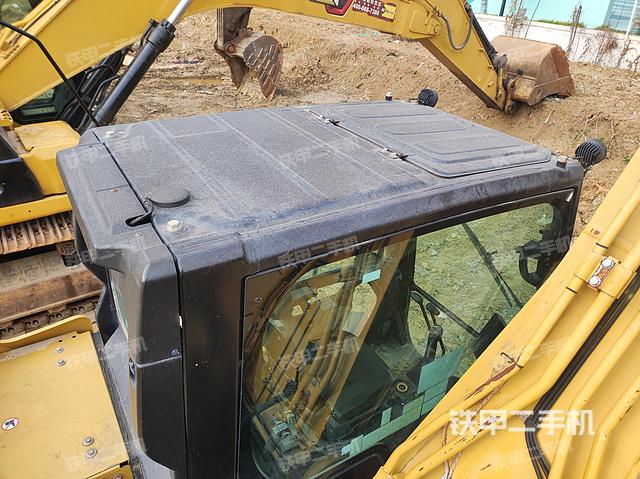 驾驶室顶部（整机外观）