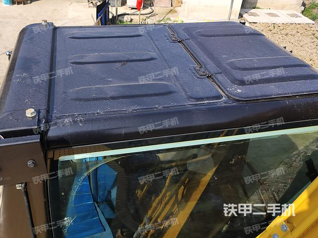 驾驶室顶部（整机外观）