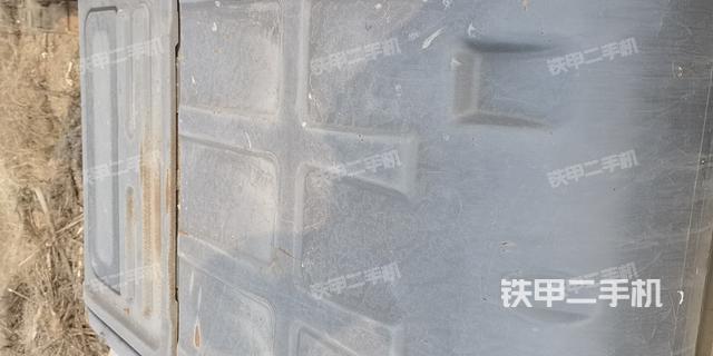 驾驶室顶部（整机外观）