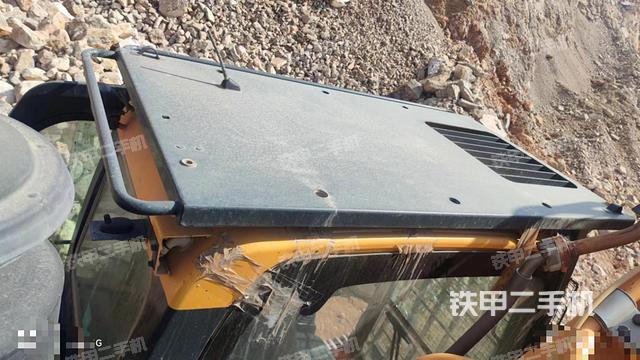 驾驶室顶部（整机外观）