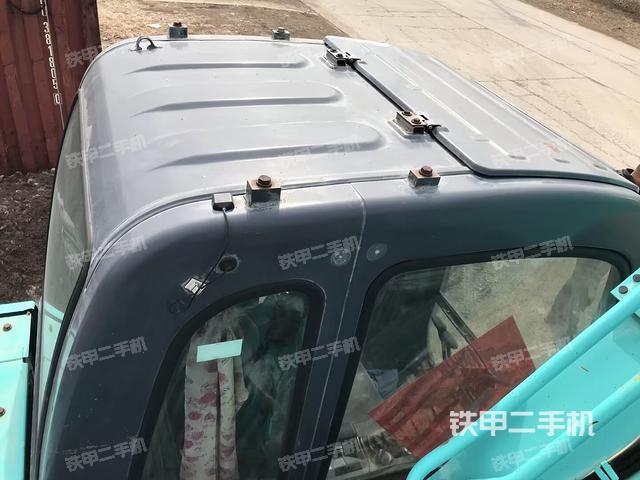 左后方玻璃角標(biāo)(駕駛室部分) 左后方玻璃角標(biāo)(駕駛室部分)
