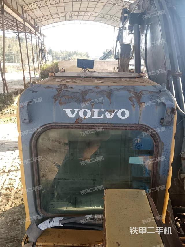 驾驶室顶部（整机外观）