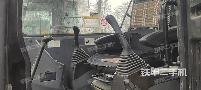 驾驶室整体（整机外观）