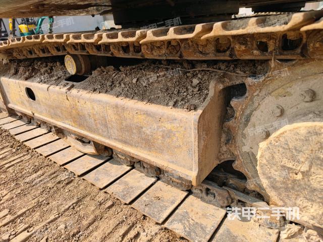 右側(cè)履帶整體?（行走機(jī)構(gòu)）