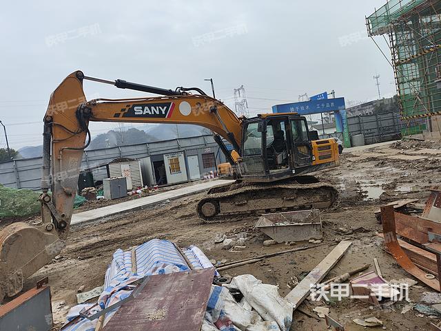 驾驶室整体（整机外观）