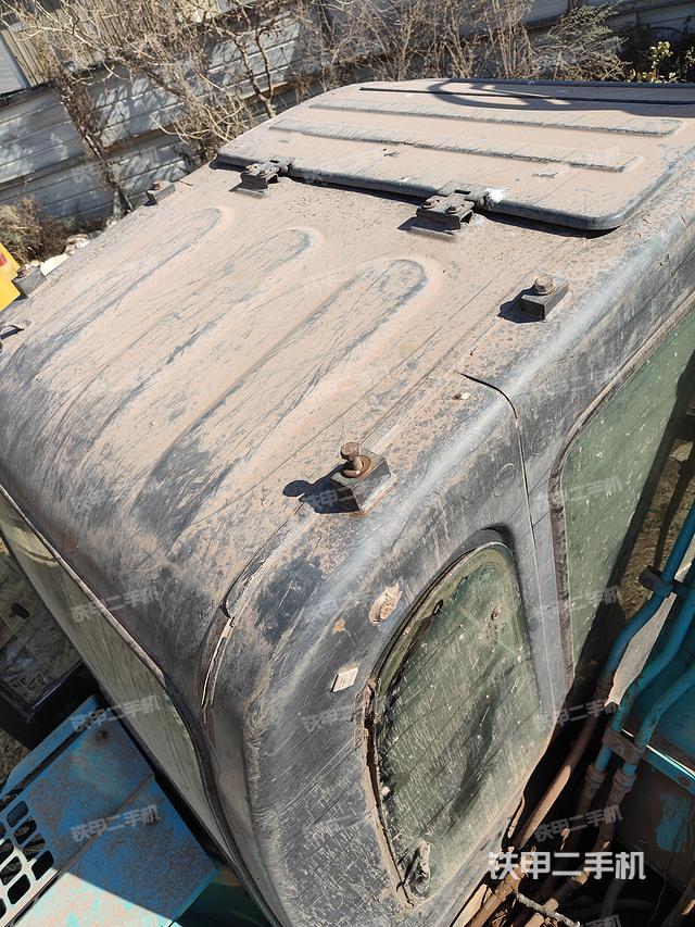 驾驶室顶部（整机外观）