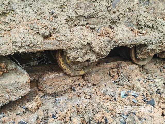 单侧履带整体（整机外观）