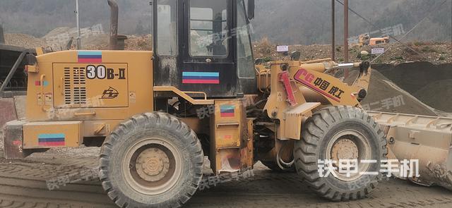 发动机左侧（整机外观及大件）