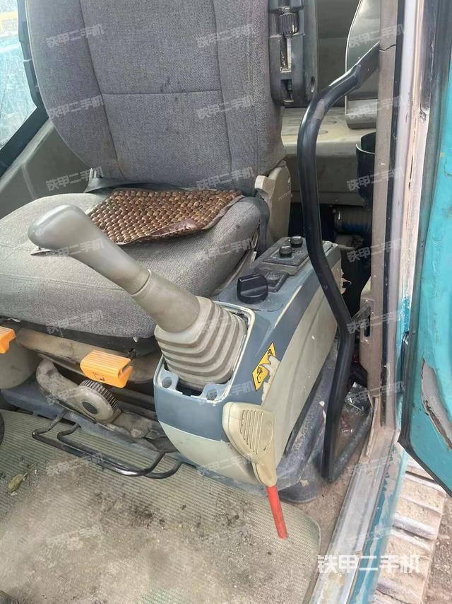 驾驶室整体（整机外观）