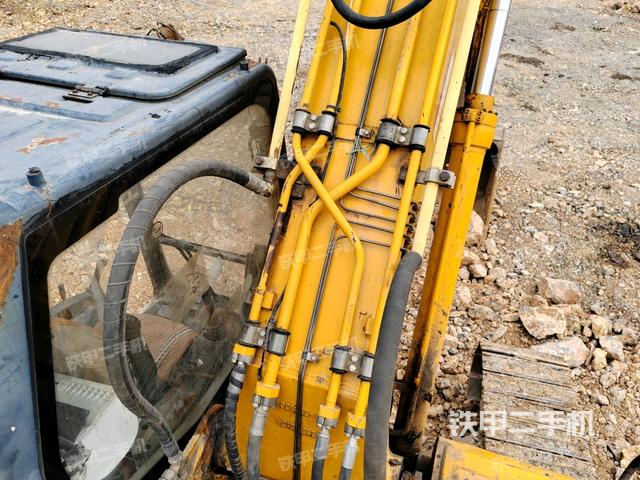 大臂背部俯视（工作和回转装置）