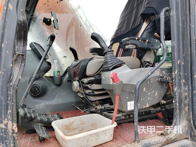 驾驶室整体（整机外观）