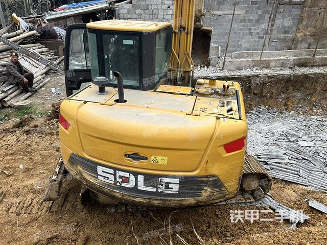 驾驶室整体（整机外观）