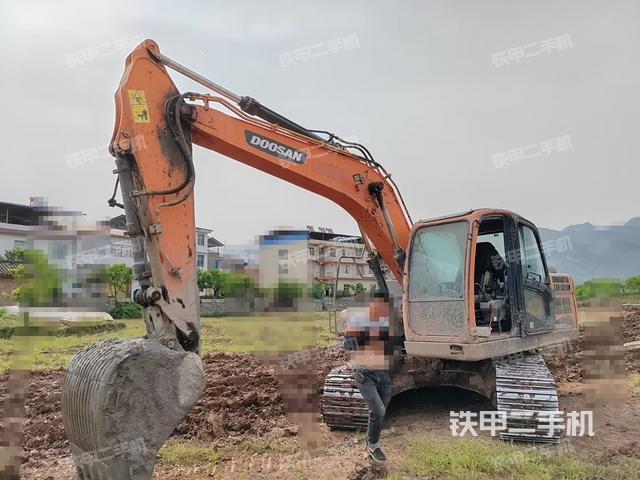 斗山DX150LC-9C挖掘机