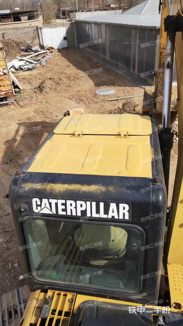 驾驶室顶部（整机外观）