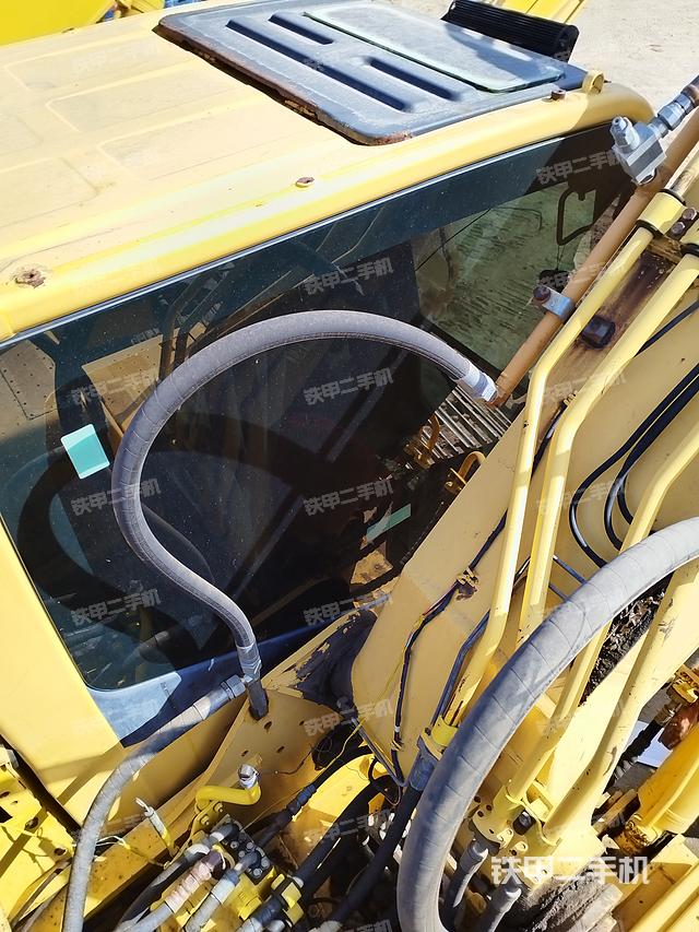 驾驶室顶部（整机外观）