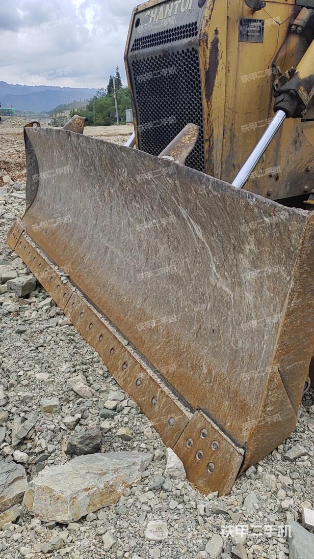 山推SD16标准型推土机