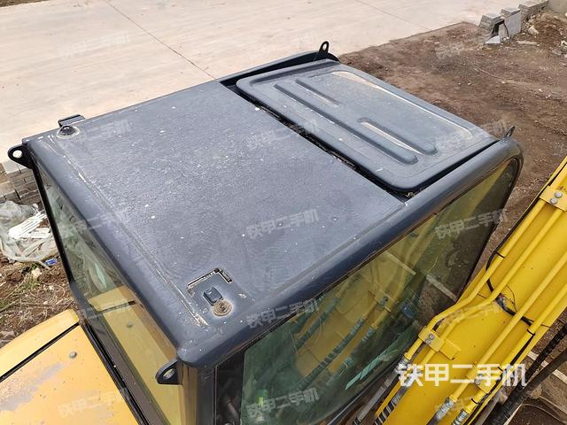 驾驶室顶部（整机外观）