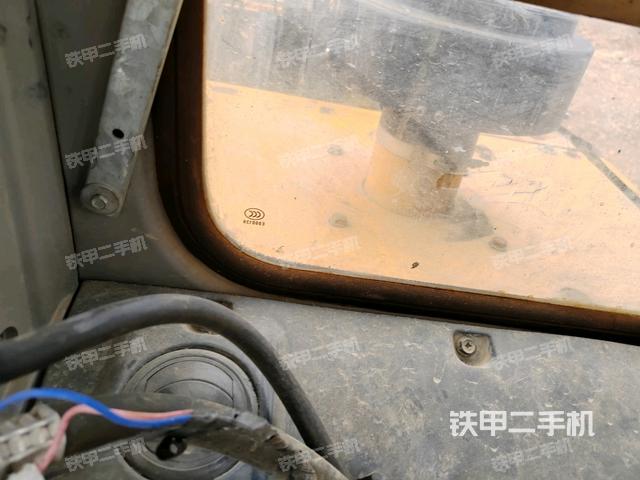 后窗玻璃角标（驾驶室部分）