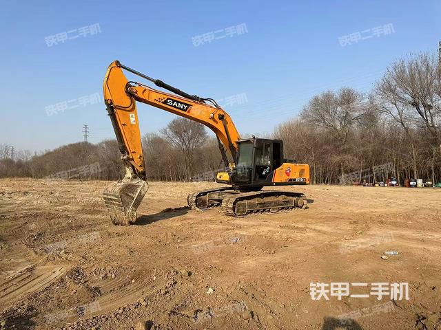 三一重工SY215C挖掘機(jī)