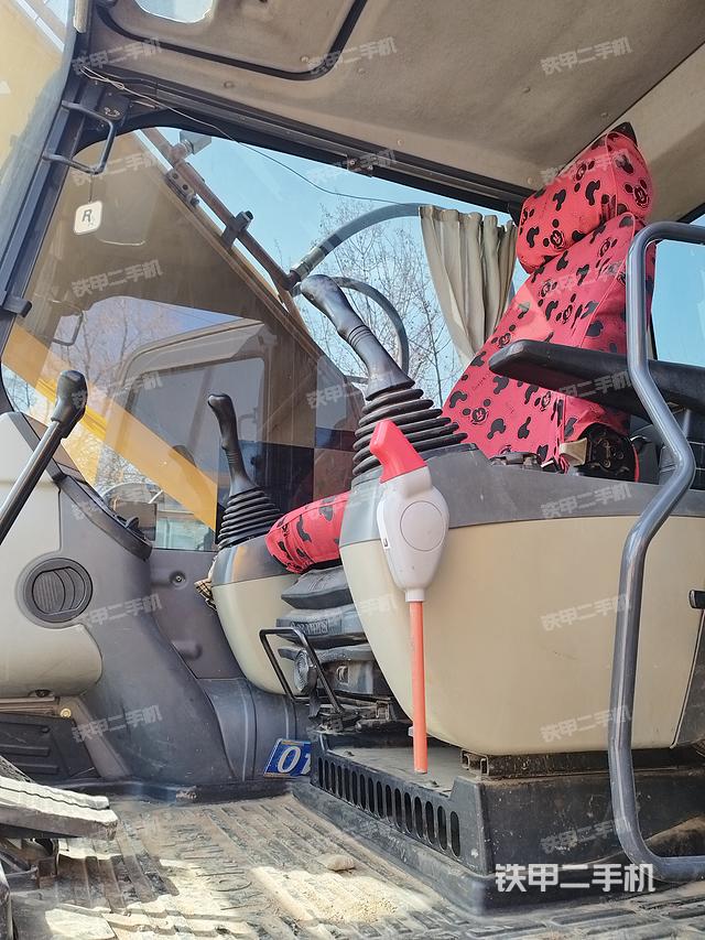 驾驶室整体（整机外观）