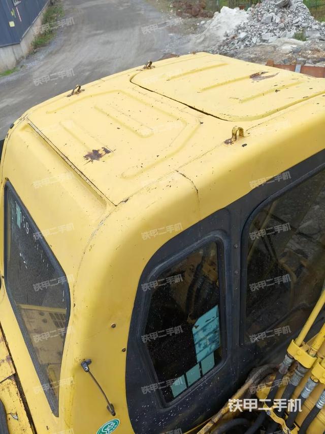 驾驶室顶部（整机外观）