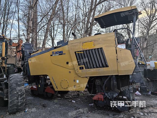 整机左侧（设备外观及核心部件）