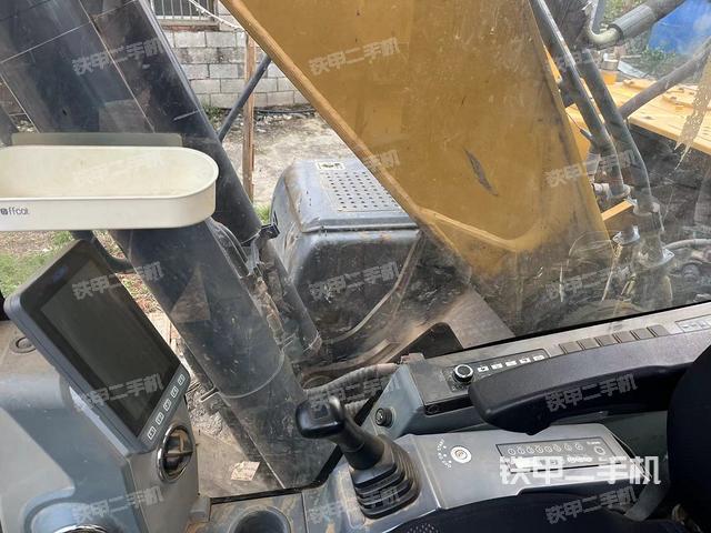 驾驶室整体（整机外观）