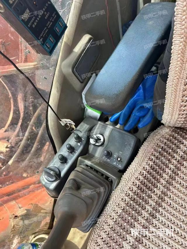 驾驶室整体（整机外观）