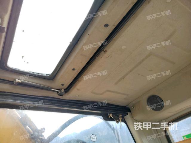 右侧玻璃角标（驾驶室部分）