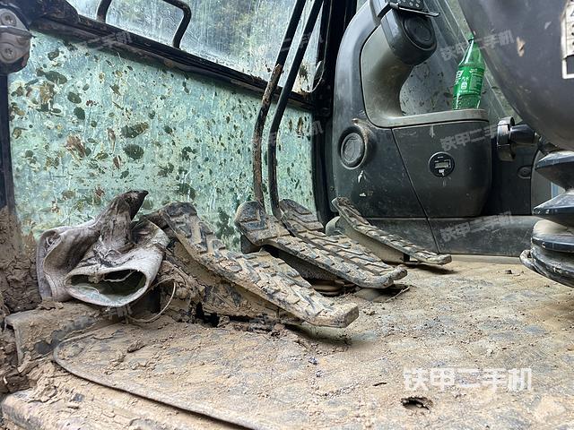 驾驶室整体（整机外观）