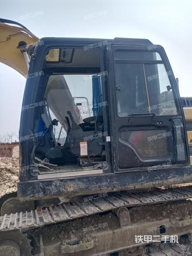 驾驶室整体（整机外观）