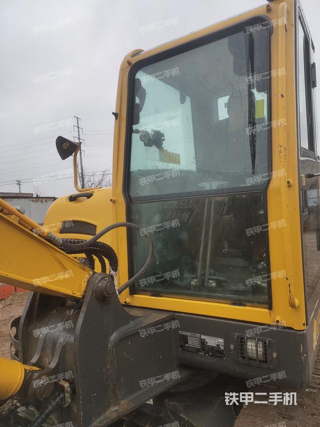 驾驶室整体（整机外观）