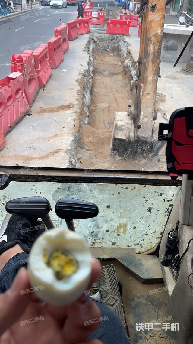 驾驶室顶部（整机外观）