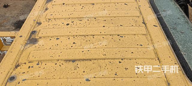 驾驶室顶部（整机外观）