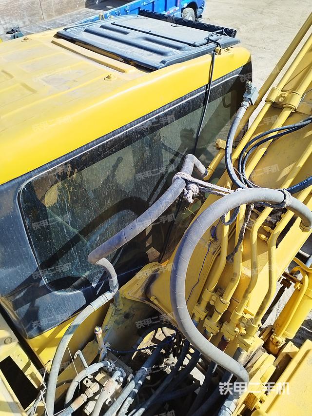 驾驶室顶部（整机外观）