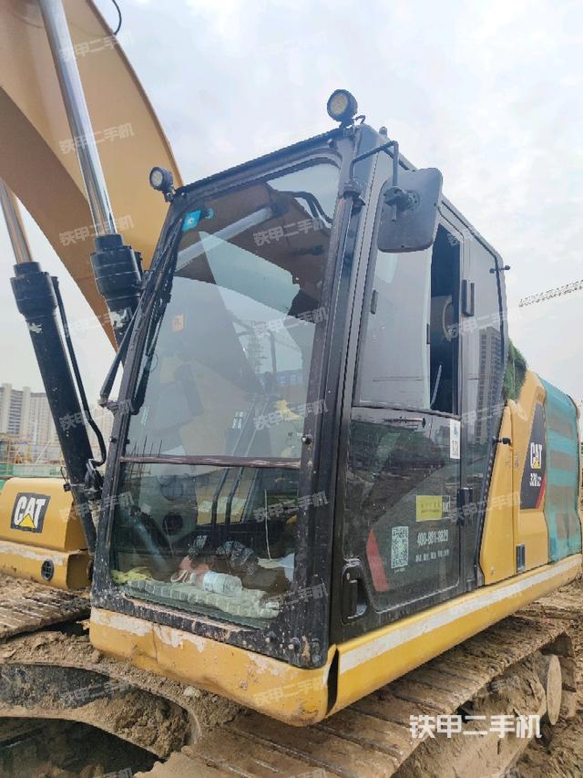 驾驶室左前45度（驾驶室部分）