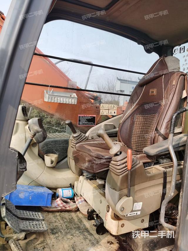 驾驶室整体（整机外观）