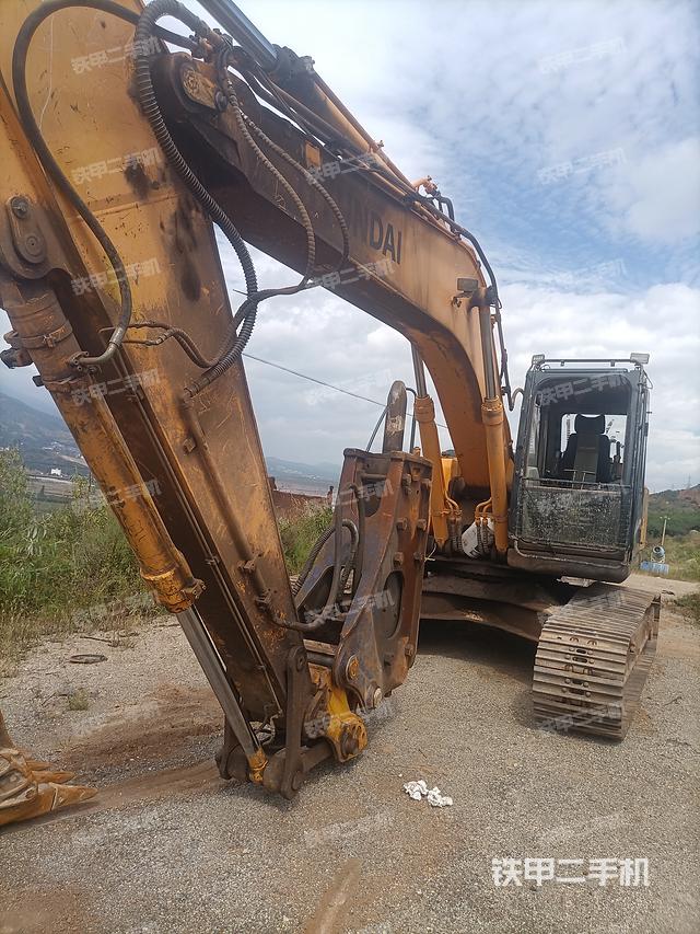 现代R225LC-7挖掘机